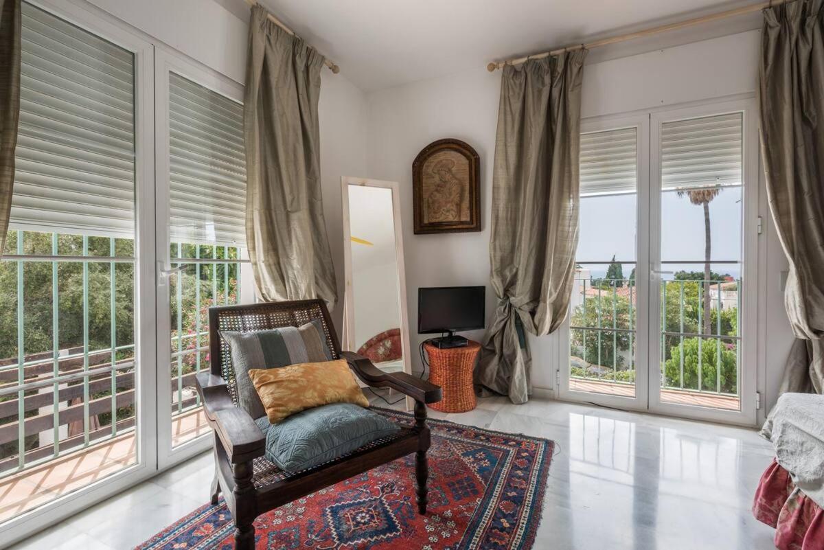 Mimosa Villa